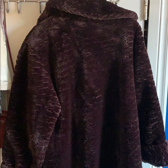 Gorgeous plush faux fur coat - Picture 5 of 5